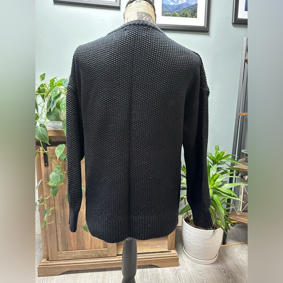 Old Navy sweater, size XS. Tunic length. - Picture 2 of 3